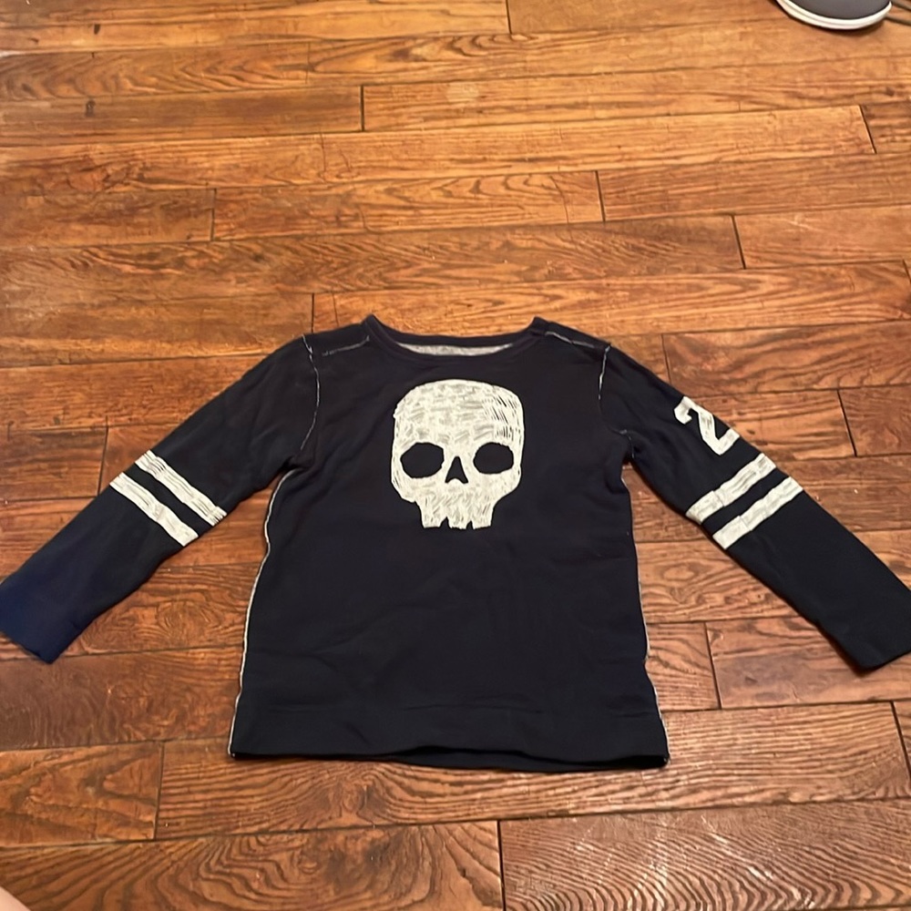 Kids long sleeve skull shirt